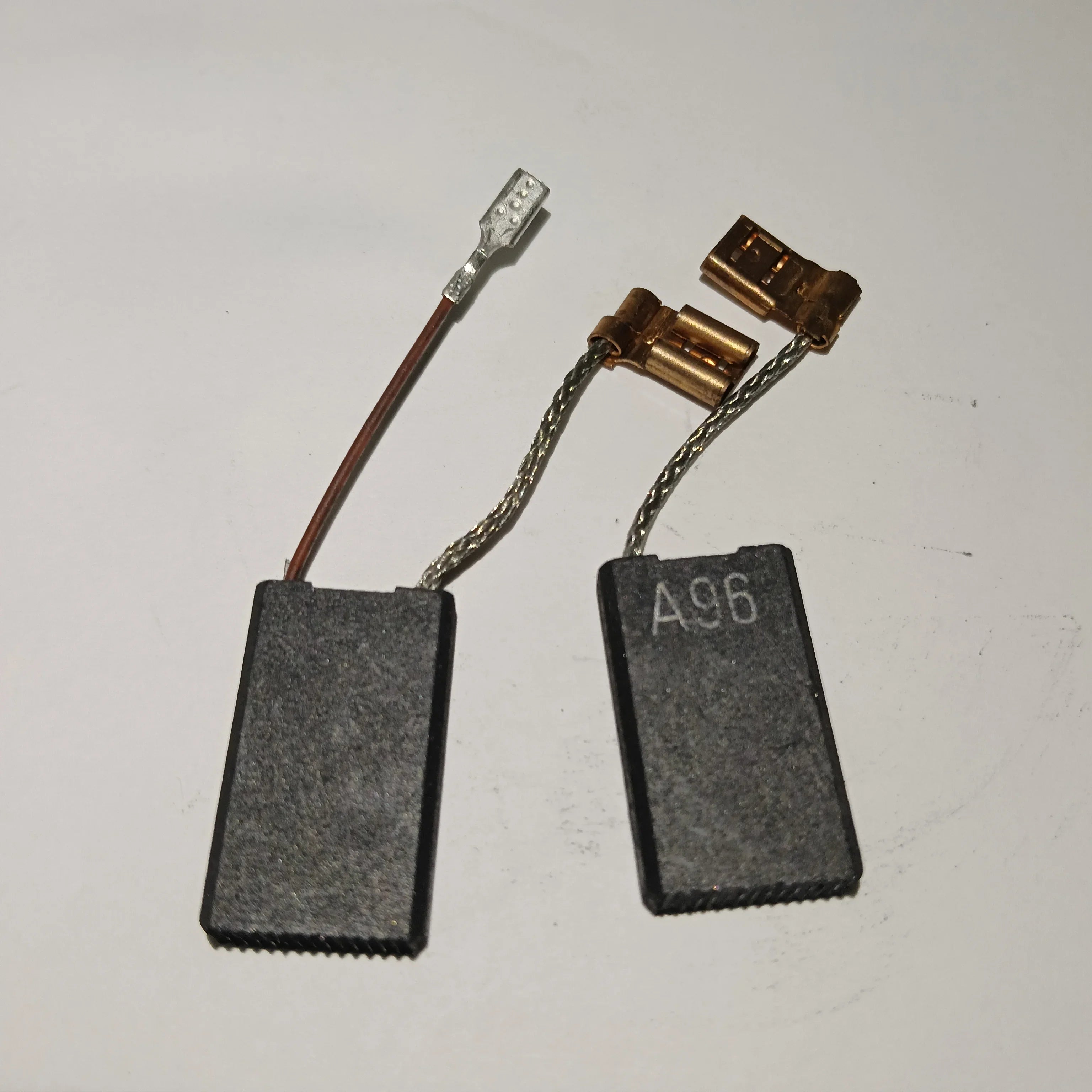 Juego De Carbones 11336 11266