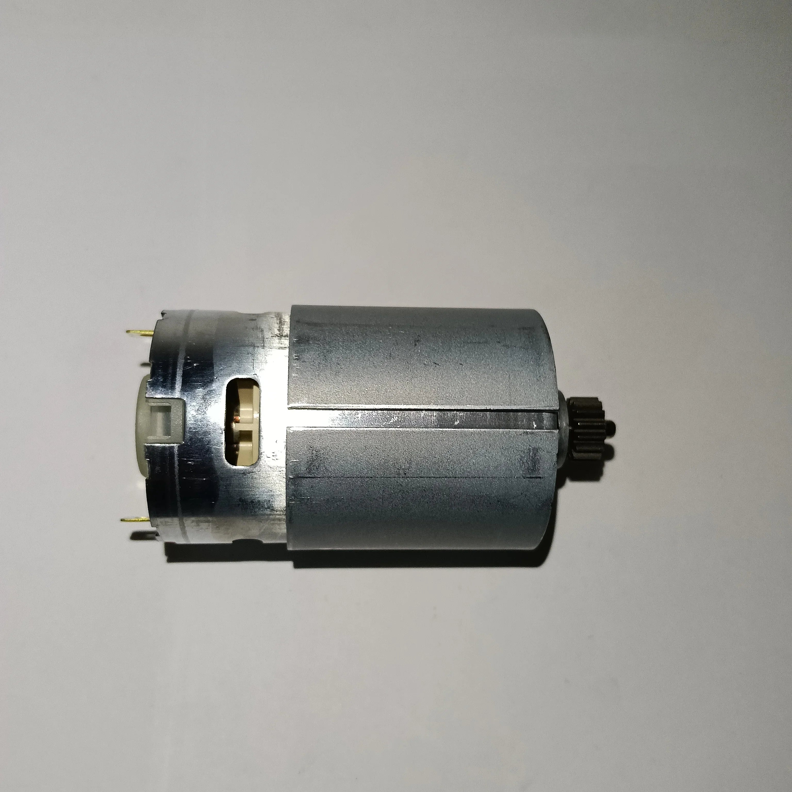 Motor De C. 10,8 V 1J92