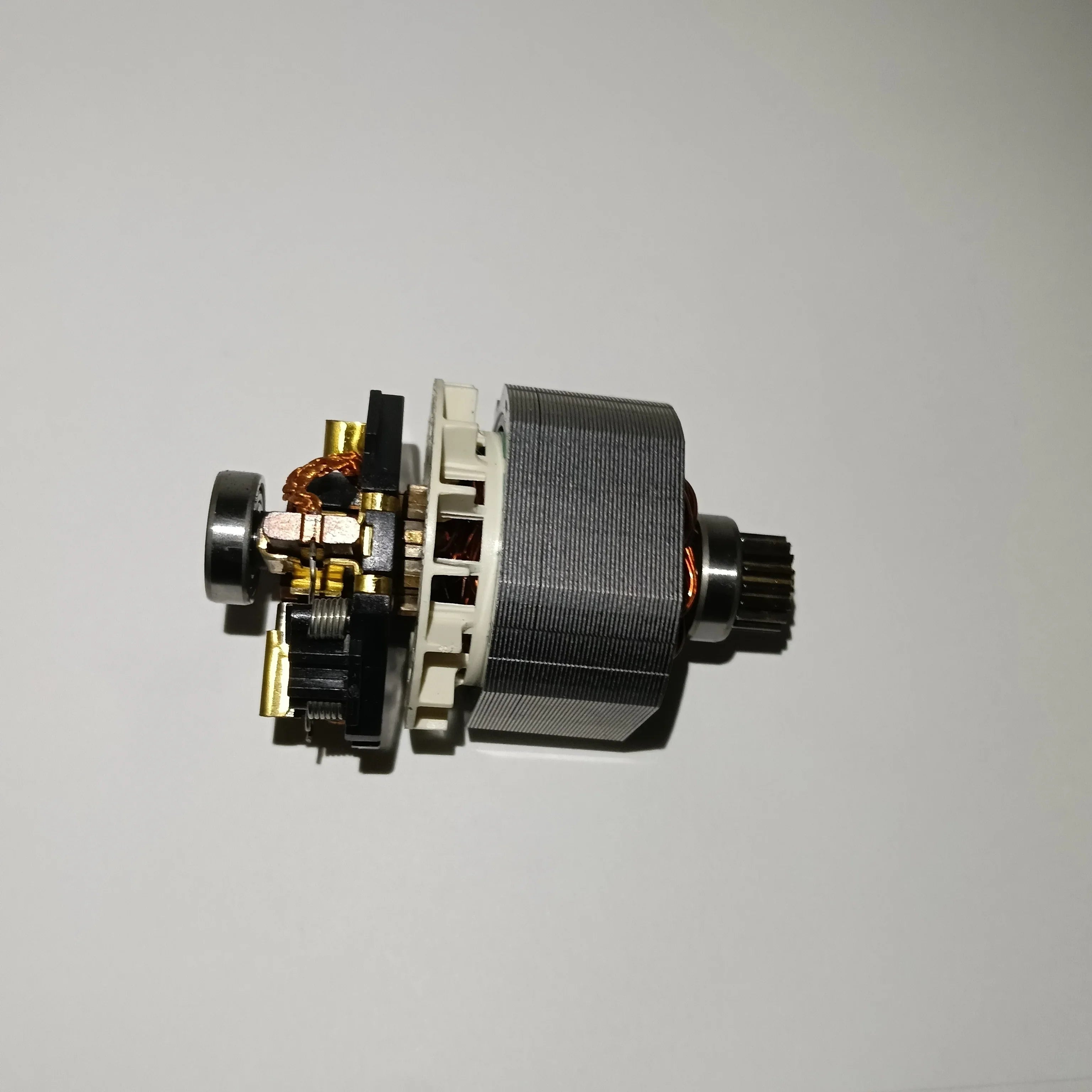 Motor Corriente Continua 14V 1867