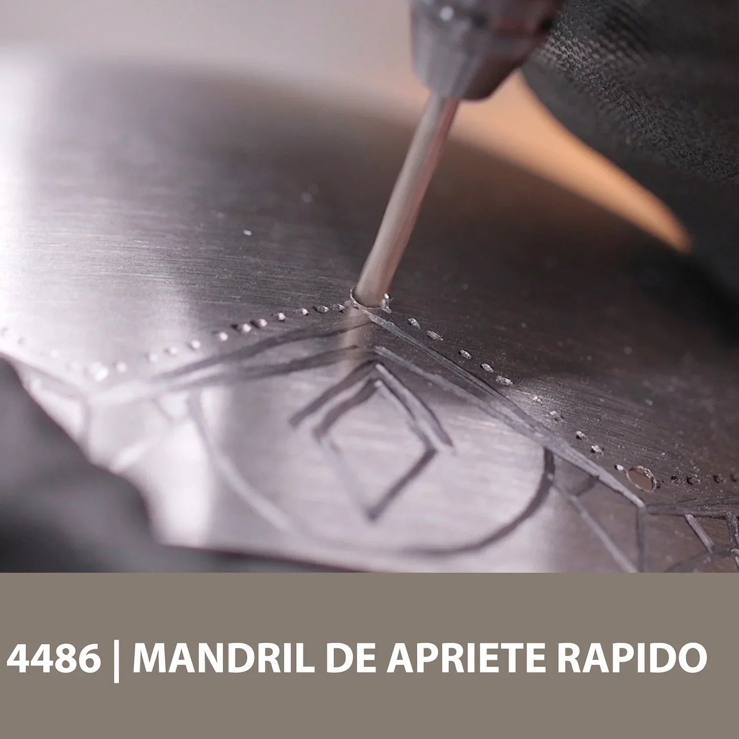 Mandril Autoajustable Para Mototools (Modelo 4486) Dremel